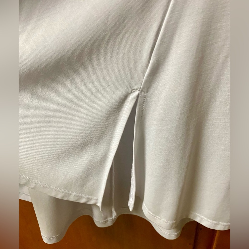 LuLaRoe “Perfect Tee” Top 
(Retired Style; no longer in production) - Picture 5 of 7